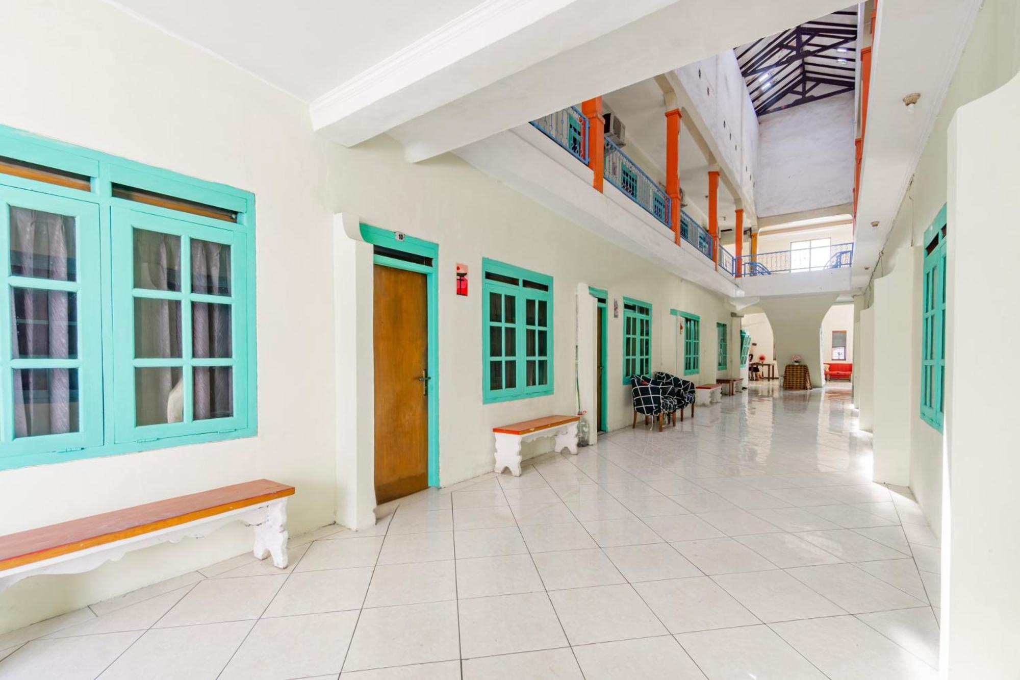 O Arjosari Near Plaza Araya Formerly Nugraha 4*